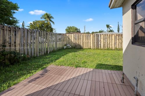 48 7 St, Dania Beach FL  33004-2306 exterior