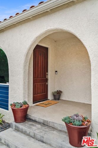 235 Ventura St, Altadena, CA 91001-5058