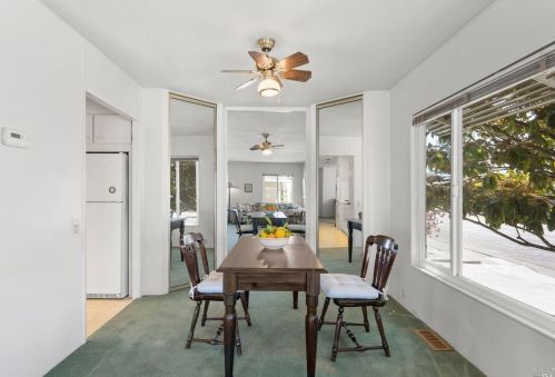 40 Westgate Cir, Santa Rosa CA  95401-9014 exterior