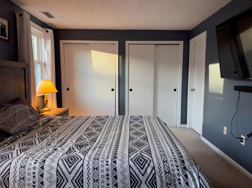 39 Bluestone Dr, Nashua NH  03060-6824 exterior