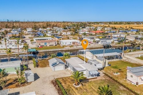 4794 Sandpiper Dr, Saint James City FL  33956-2833 exterior