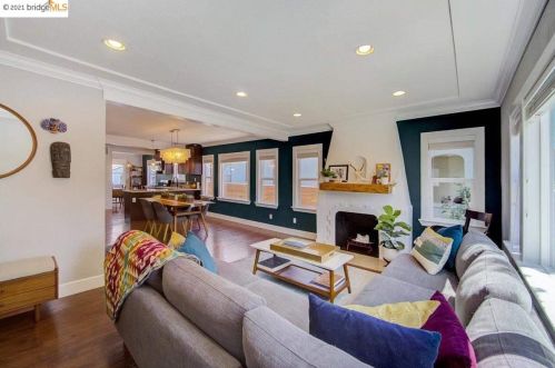 7338 Holly St, Oakland, CA 94621-2832
