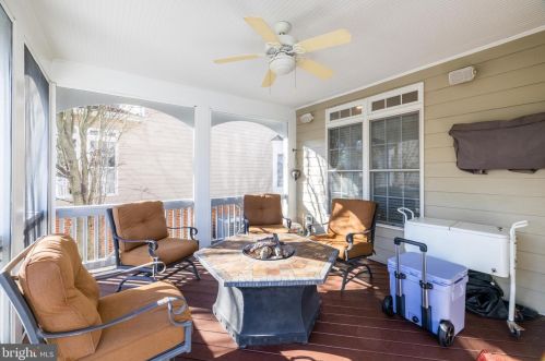 43331 Riverpoint Dr, Leesburg VA 20176-1296 exterior