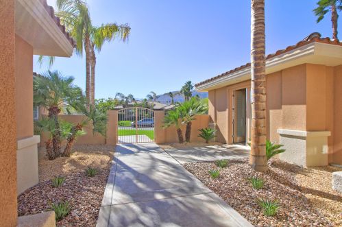 12 University Cir, Rancho Mirage, CA 92270-3911