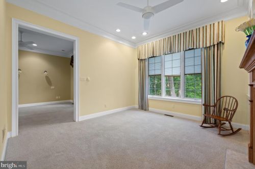 100 Deer Vly Ln, Wilmington DE  19807-1912 exterior