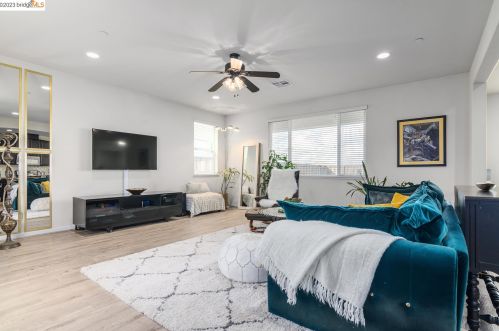 415 Sonnet Ct, Oakley CA  94561-5087 exterior