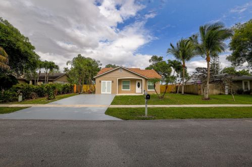 1392 Thornridge Ln, West Palm Beach, FL 33411-4022