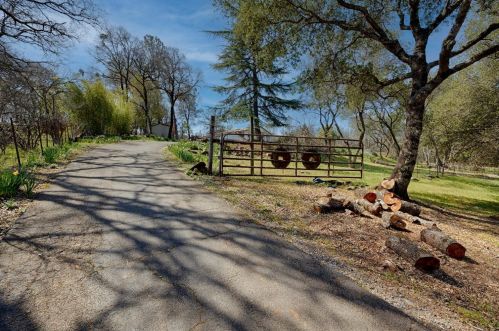 12681 Wolf Rd, Grass Valley CA  95949-8183 exterior
