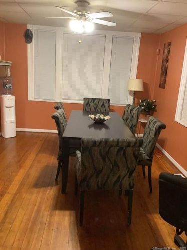 450 East Ave, Bridgeport CT  06610-2906 exterior