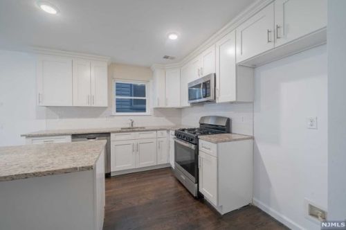 69 13 St, Newark NJ 07107-1108 exterior