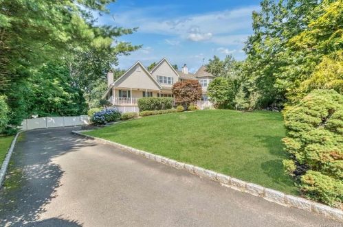 13 Mills Rd, Airmont, NY 10901-3750