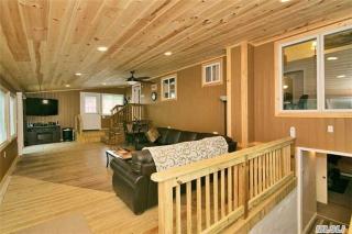 197 Horseblock Rd, Farmingville, NY 11738-1236