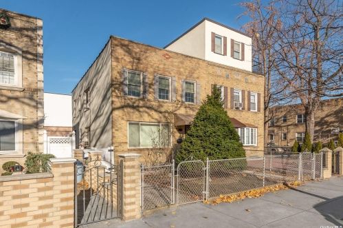 2228 21st St, Long Island City, NY 11105-3611