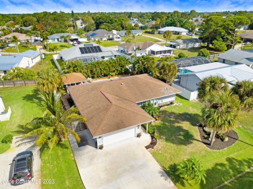 221 Degan Pl, Sebastian FL  32958-4509 exterior