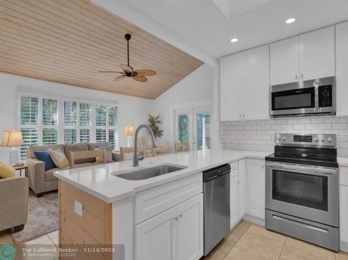 1312 Coral Park Ln, Vero Beach, FL 32963-4058