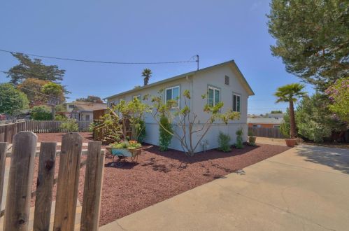 1237 Flores St, Seaside CA  93955-5516 exterior