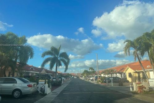 2773 54th St, Hialeah FL  33016-4083 exterior