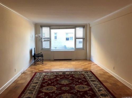 20 Old Mamaroneck Rd, White Plains, NY 10605-2060