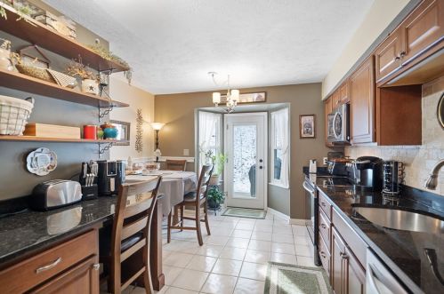 7044 Clubview Dr, Bridgeville PA  15017-1097 exterior