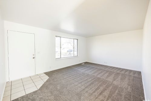 4939 Silvertip Dr, Salt Lake City, UT 84118-6620