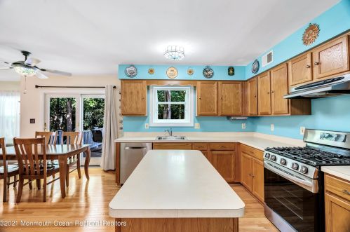 305 Bartley Rd, Jackson Twp NJ  08527-1166 exterior