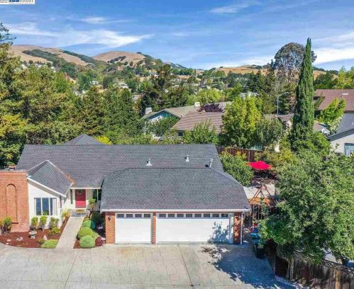 8250 Rhoda Ave, Pleasanton, CA 94568-1004