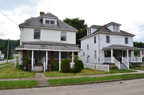 1101 Vine St, South Connellsville, PA 15425-4734