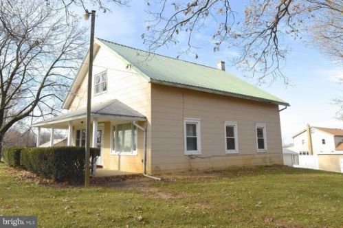 380 Belmont Rd, Lapark, PA 17562-9786