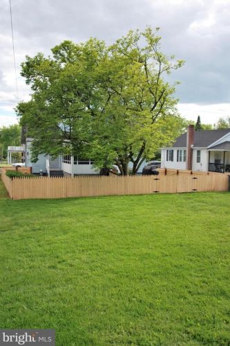 388 High St, Highspire PA  17034-1406 exterior