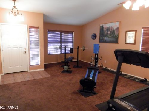 641 Wayne Dr, Chandler, AZ 85225-2817