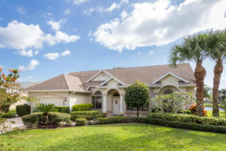 315 Lake Victoria Cir, Melbourne, FL 32940-1871