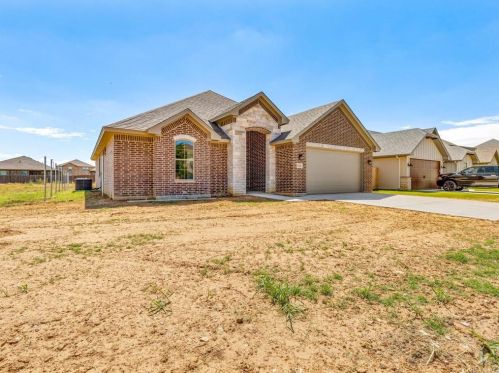 1711 Lakeway Dr, Cleburne, TX 76033-6950