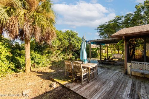 405 Banyan St, Sebastian FL  32958-4311 exterior