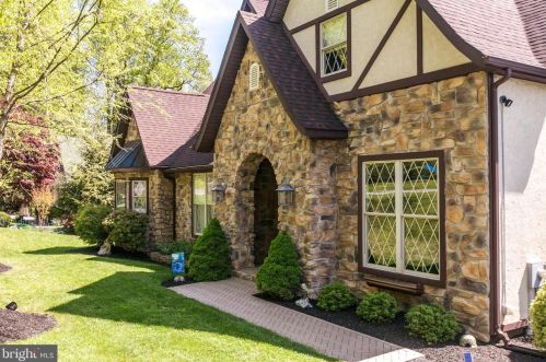 330 Prospect Ave, Harpers Ferry, WV 25425-5042