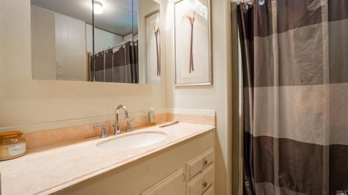 250 Hermosa Cir, Santa Rosa CA  95409-3237 exterior