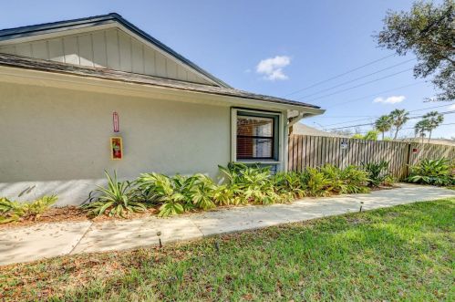2908 Port St Lucie Blvd, Fort Pierce FL  34953-3251 exterior