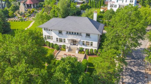 57 Groveland Ter, Minneapolis, MN 55403-1104