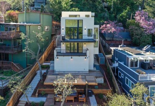 7106 Homewood Dr, Oakland, CA 94611-1411
