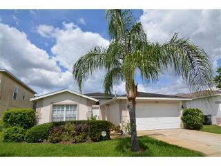 215 Balmoral Ct, Davenport, FL 33896-5215