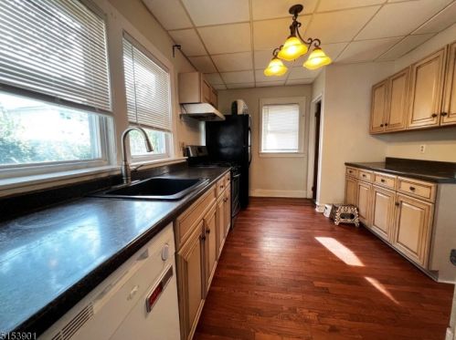 59 Centre St, Nutley NJ  07110-3726 exterior