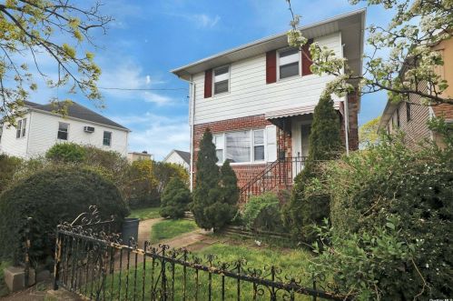 470 Clement Ave, Floral Park NY  11003-3320 exterior