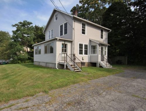 5 Bircher Ave, Poughkeepsie, NY 12601-1006