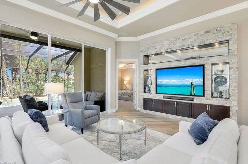 28609 Pienza Ct, Bonita Springs, FL 34135-9233