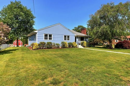 19 Washington St, Bridgeport, CT 06611-4622
