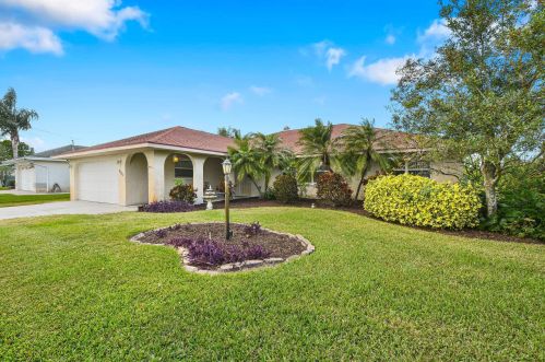 609 Whitmore Dr, Fort Pierce, FL 34984-4512