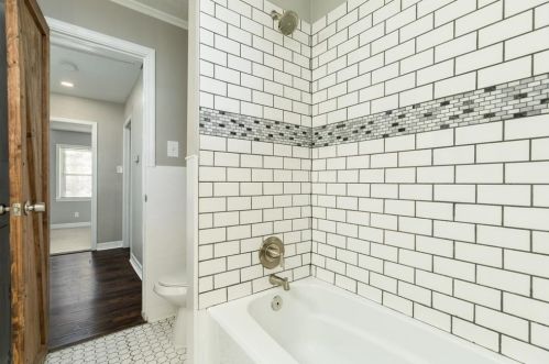 18 Lyncrest Dr, Galveston TX  77550-3215 exterior