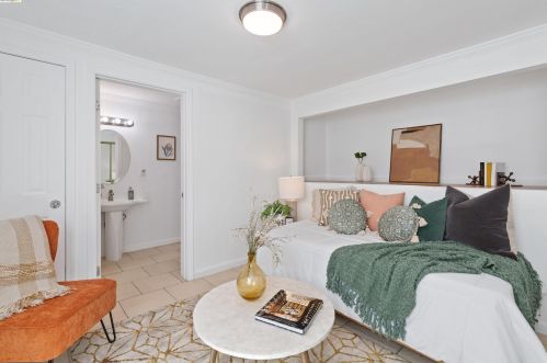 2624 77th Ave, Oakland CA  94605-2814 exterior