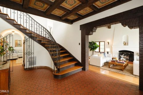 1765 Homewood Dr, Altadena CA  91001-2750 exterior