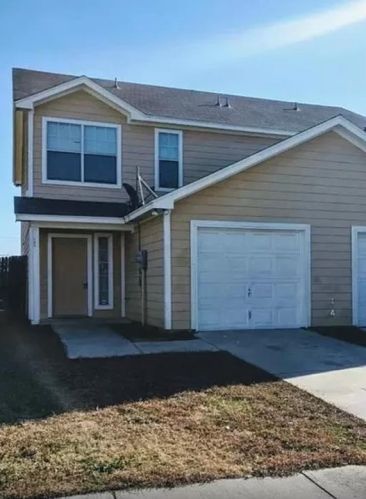 4505 Fortuna St, Fort Worth, TX 76119-5934