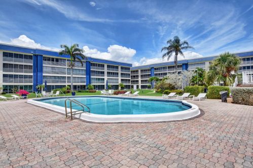 921 Spanish Cir, Delray Beach FL  33483-4769 exterior